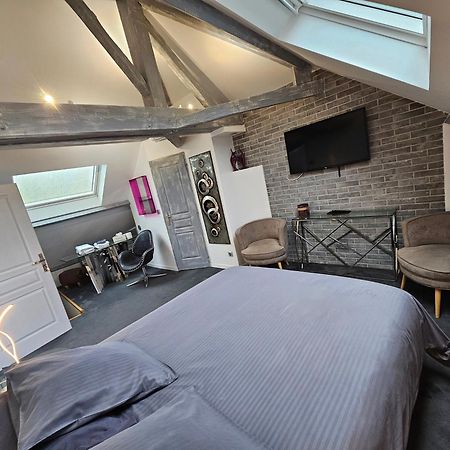 Le Corrigot Hotel Pierry Bagian luar foto