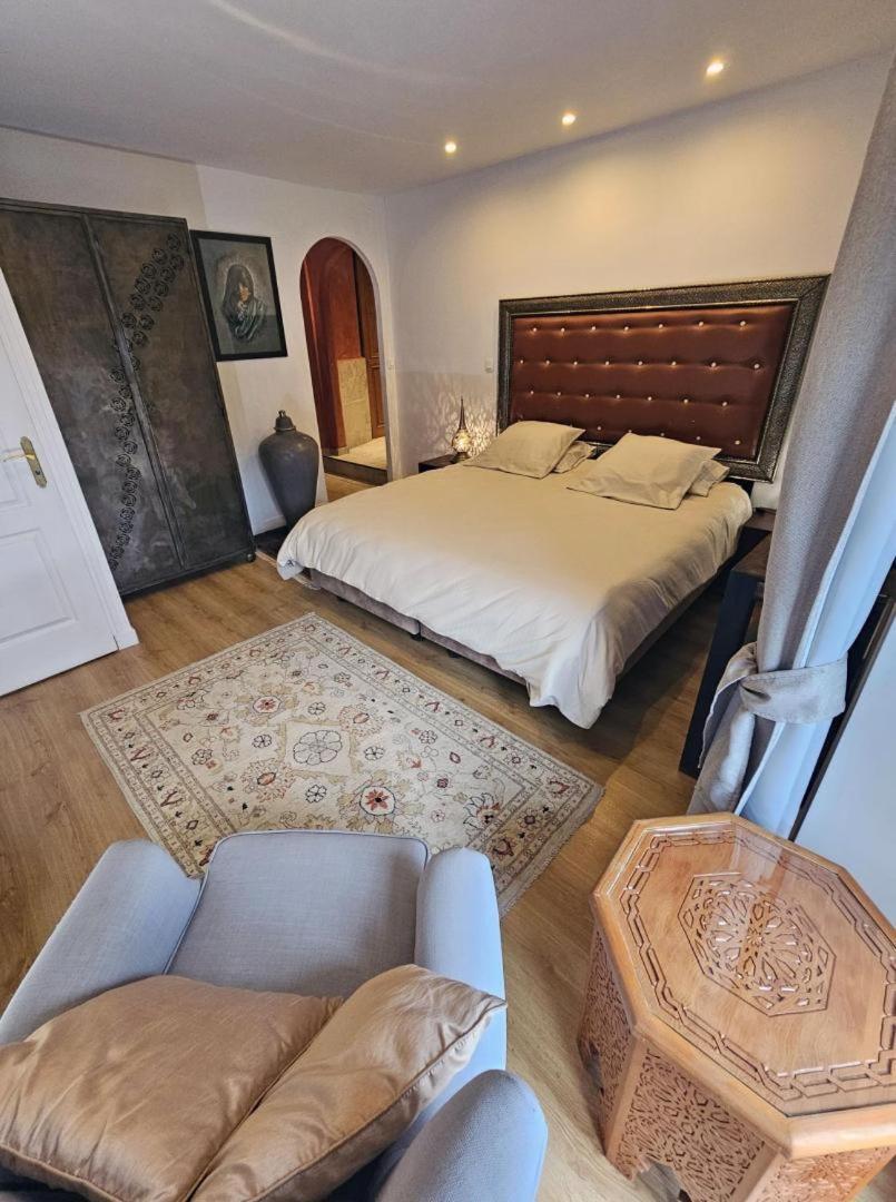 Le Corrigot Hotel Pierry Ruang foto